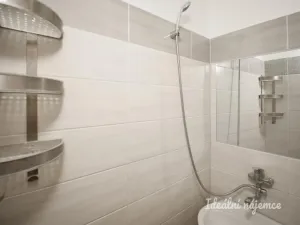 Pronájem bytu 1+1, Brno - Lesná, Halasovo náměstí, 29 m2