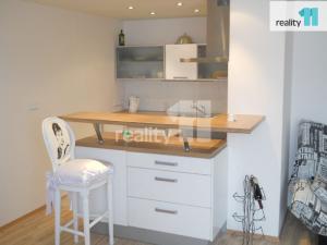 Pronájem bytu 2+kk, Praha - Holešovice, Osadní, 77 m2