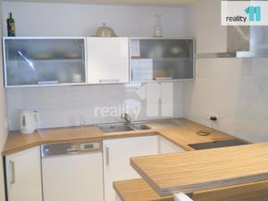 Pronájem bytu 2+kk, Praha - Holešovice, Osadní, 77 m2