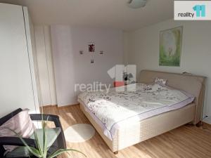 Pronájem bytu 2+kk, Praha - Holešovice, Osadní, 77 m2