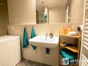 Pronájem bytu 1+kk, Praha - Motol, Plzeňská, 30 m2
