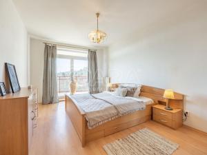 Prodej bytu 2+kk, Kamenice - Ládví, Benešovská, 54 m2