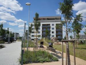 Pronájem bytu 1+kk, Praha - Vysočany, Svatošových, 45 m2