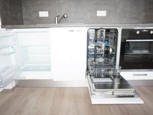 Pronájem bytu 1+kk, Praha - Vysočany, Svatošových, 45 m2