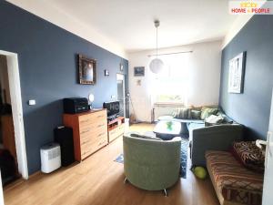 Prodej bytu 3+1, Karlovy Vary - Dvory, Chebská, 69 m2