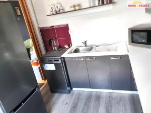 Prodej bytu 3+1, Karlovy Vary - Dvory, Chebská, 69 m2