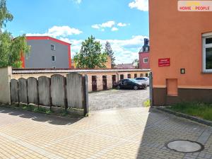 Prodej bytu 3+1, Karlovy Vary - Dvory, Chebská, 69 m2