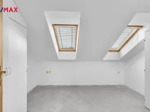 Prodej bytu 3+kk, Černožice, Revoluční, 82 m2