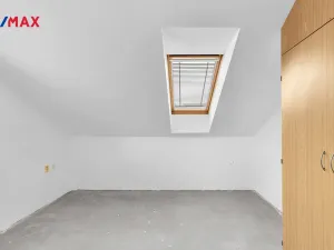 Prodej bytu 3+kk, Černožice, Revoluční, 82 m2