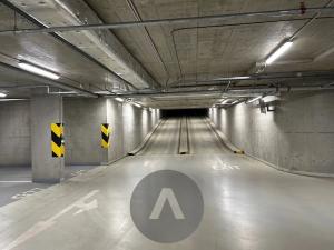 Pronájem garážového stání, Brno, U Červeného mlýna, 16 m2
