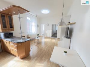 Pronájem bytu 3+kk, Praha - Nusle, Táborská, 56 m2