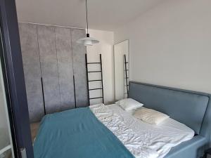 Pronájem bytu 2+kk, Praha - Holešovice, Jankovcova, 43 m2