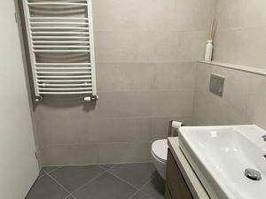 Pronájem bytu 2+kk, Praha - Holešovice, Jankovcova, 43 m2