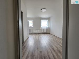 Pronájem bytu 1+kk, Praha - Bubeneč, Korunovační, 23 m2