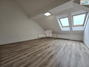 Pronájem bytu 2+kk, Praha - Bubeneč, Korunovační, 55 m2