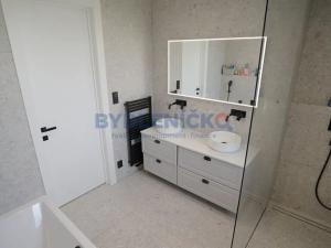 Pronájem rodinného domu, Dynín, 271 m2