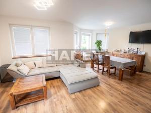 Prodej vícegeneračního domu, Praha - Horní Počernice, Na nové silnici, 394 m2