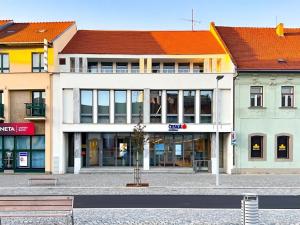 Pronájem kanceláře, Třebíč, Karlovo nám., 69 m2