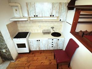 Pronájem bytu 1+kk, Praha - Břevnov, Na rovni, 36 m2