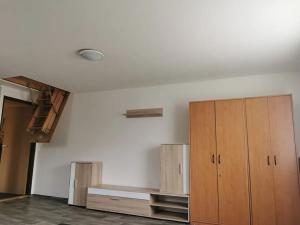 Pronájem bytu 2+kk, Praha - Radotín, Výpadová, 35 m2