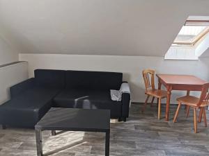 Pronájem bytu 2+kk, Praha - Radotín, Výpadová, 35 m2