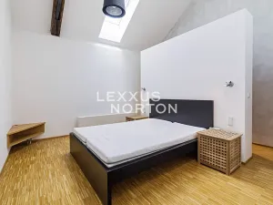 Pronájem atypického bytu, Praha - Holešovice, Na Maninách, 146 m2