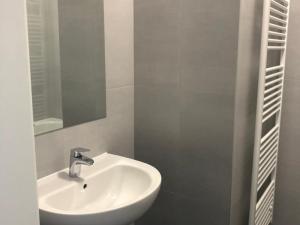 Pronájem bytu 2+kk, Praha - Vršovice, Omská, 55 m2