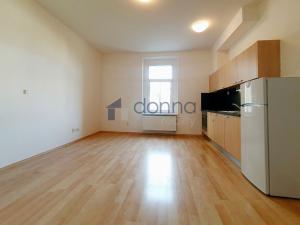 Pronájem bytu 1+kk, Praha, Vysočanské náměstí, 32 m2