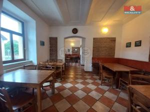 Pronájem restaurace, Seč, nám. Prof. Č. Strouhala, 240 m2
