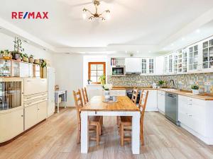 Prodej rodinného domu, Zbiroh, 180 m2