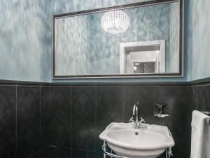 Prodej atypického bytu, Karlovy Vary, Vřídelní, 94 m2