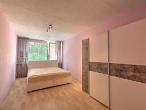 Pronájem bytu 3+1, Praha - Břevnov, Sartoriova, 129 m2