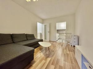 Pronájem bytu 2+kk, Praha - Michle, Ohradní, 50 m2