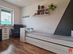 Pronájem rodinného domu, Buštěhrad, U Kapličky, 102 m2