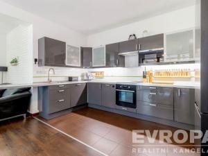 Prodej bytu 4+kk, Praha - Ruzyně, Karlovarská, 98 m2