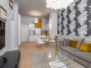 Prodej bytu 2+kk, Karlovy Vary, Vřídelní, 63 m2