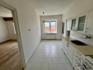 Prodej bytu 3+1, Hodonín, Pr. Veselého, 84 m2