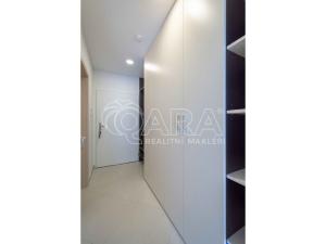 Pronájem bytu 1+kk, Praha - Vršovice, Petrohradská, 30 m2