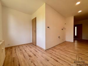 Prodej bytu 3+1, Rousínov, V Sídlišti, 73 m2