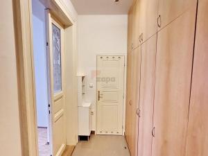Pronájem bytu 1+1, Praha - Smíchov, Na Celné, 50 m2