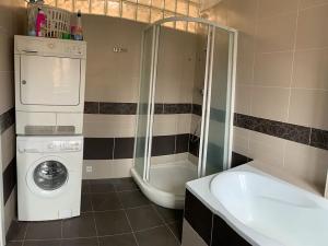 Pronájem bytu 3+kk, Praha - Vysočany, Nemocniční, 83 m2