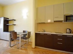 Pronájem bytu 1+kk, Praha - Nové Město, Hálkova, 35 m2