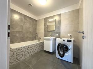 Pronájem bytu 2+kk, Plzeň - Doubravka, Na Kovárně, 55 m2