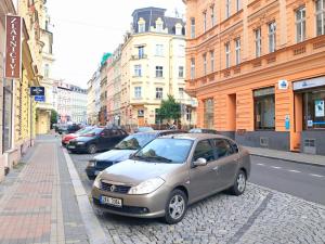Prodej komerční nemovitosti, Karlovy Vary, Jaltská, 200 m2