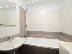Prodej bytu 3+1, Praha - Chodov, Malenická, 71 m2