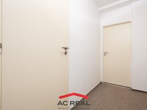 Pronájem bytu 1+kk, Brno - Žebětín, Hostislavova, 29 m2