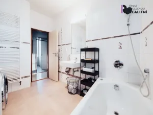 Pronájem bytu 3+kk, Zlín, Obeciny, 80 m2