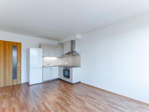 Pronájem bytu 1+kk, Praha - Vysočany, Kolbenova, 34 m2
