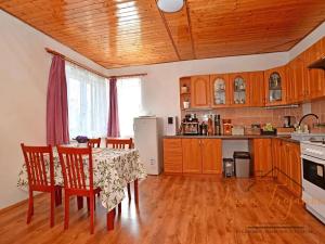 Pronájem rodinného domu, Vracovice, 200 m2