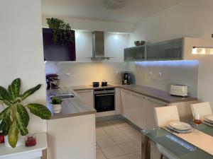 Prodej bytu 2+kk, Praha - Vysočany, Jana Přibíka, 58 m2